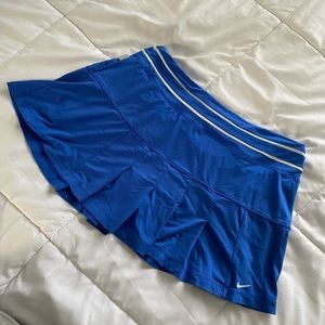 Nike tenis skirt size medium